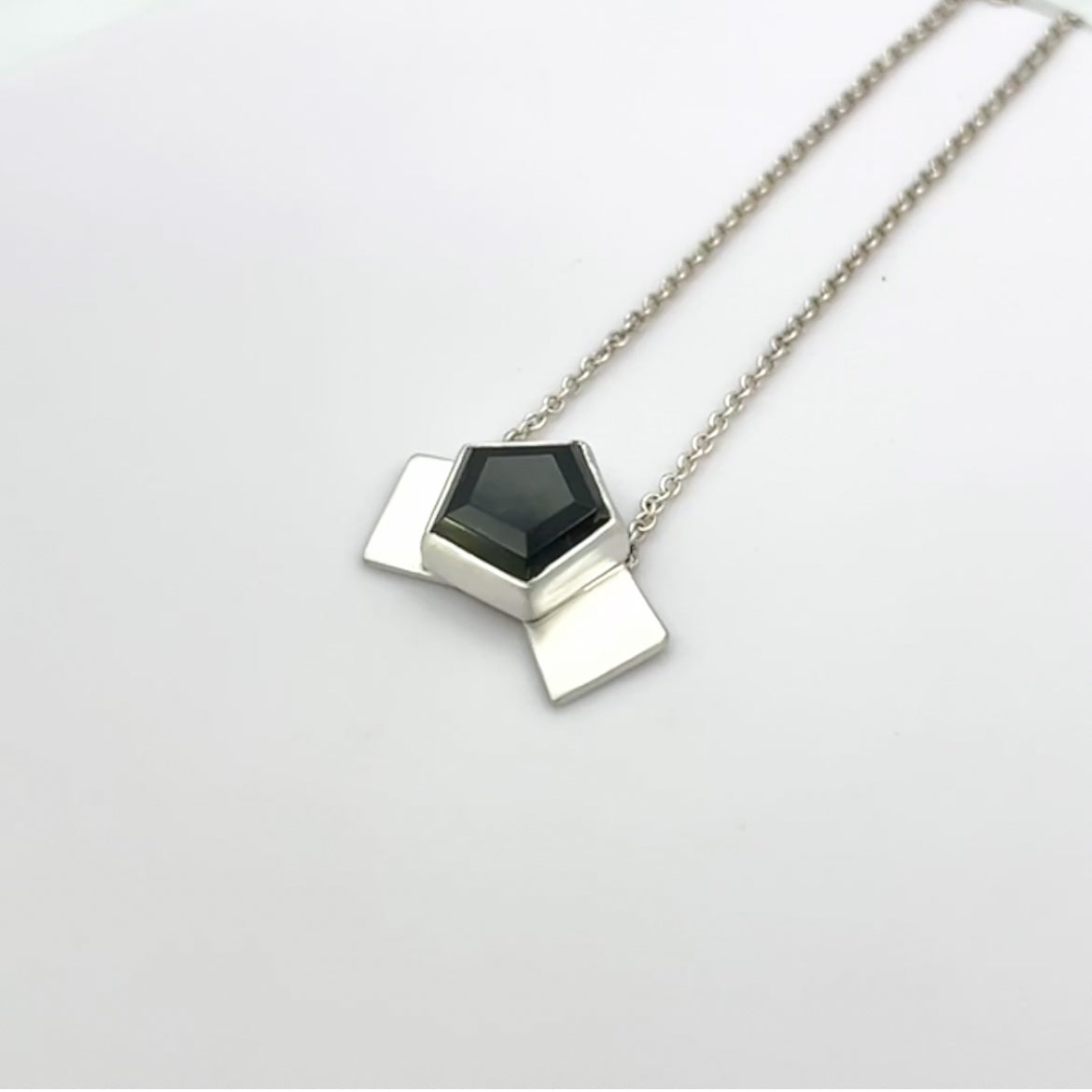 Geometric Bow Black Spinel Necklace