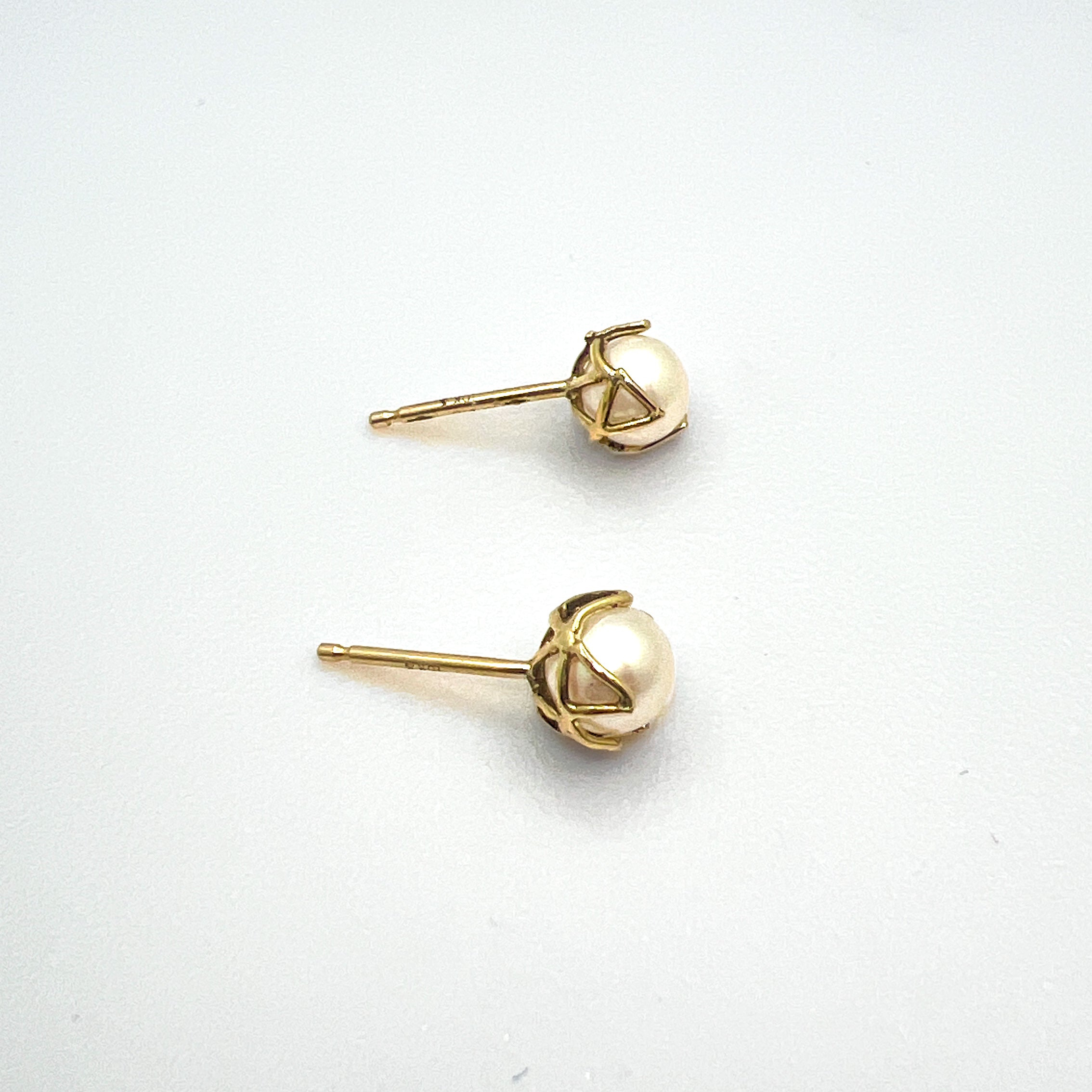 Stud Pearl Earrings