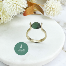 Load image into Gallery viewer, Raw Emerald Gold Ring
